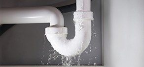 علل مختلف نشتی سیفون توالت و راه های رفع آن