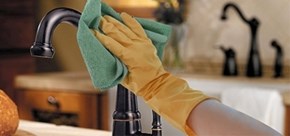 چطور اثر جرم گیر را از روی شیرآلات پاک کنیم؟ چطور اثر جرم گیر را از روی شیرآلات پاک کنیم؟