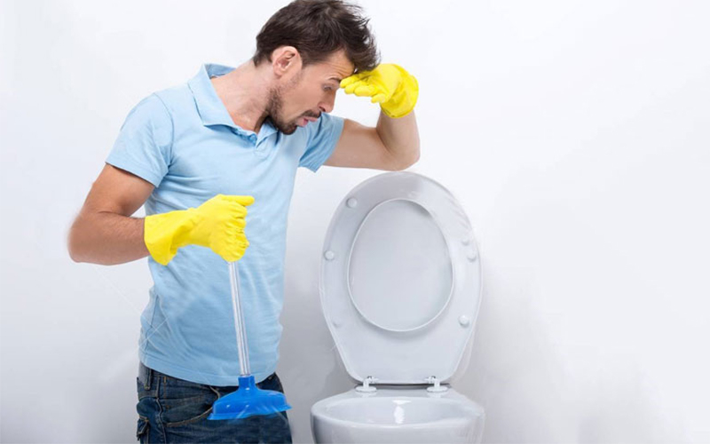 روش‌های از بین بردن بوی بد توالت فرنگی