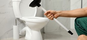 رفع گرفتگی توالت فرنگی