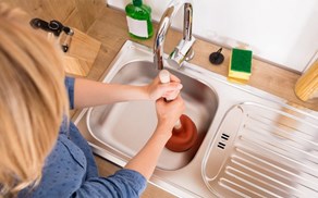 دلایل گرفتگی سینک ظرفشویی+ تکنیک رفع گرفتگی