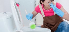 روش‌های از بین بردن بوی بد توالت فرنگی